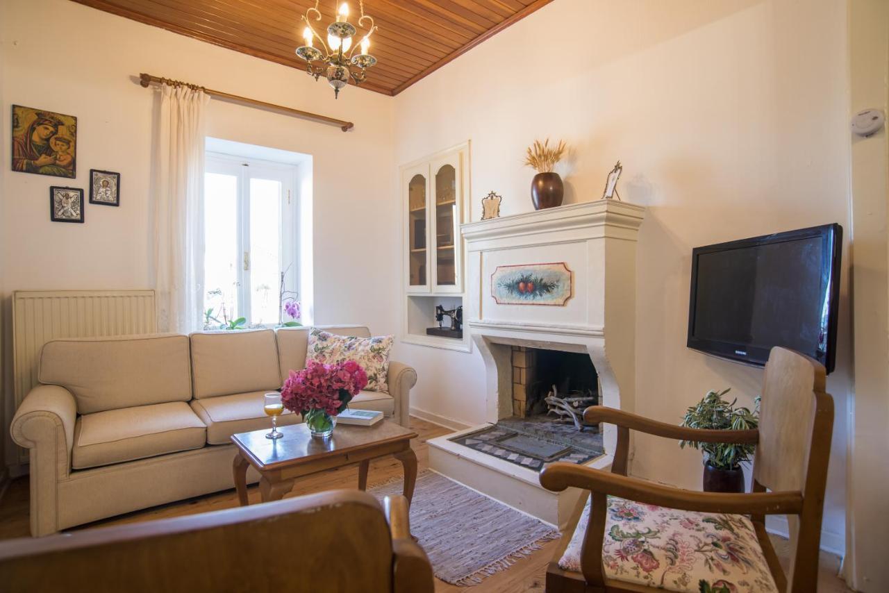 Guesthouse Simou With View 3 Bedrooms Arachova Extérieur photo